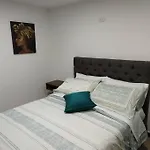 Encantador Apartamento #2 Cerca Al Aeropuerto